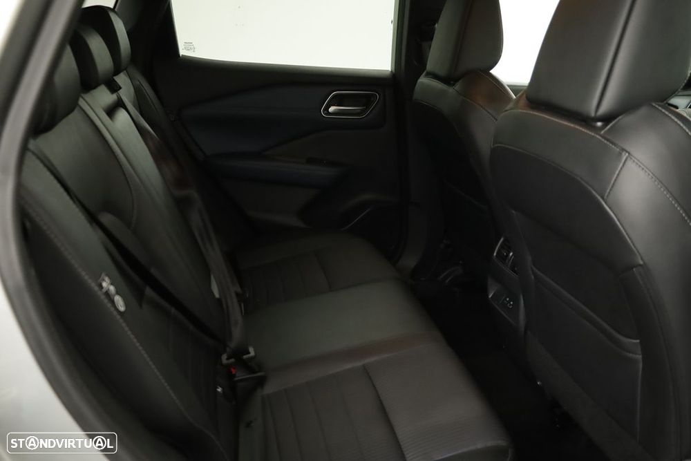 Nissan Qashqai 1.3 DIG-T Tekna Xtronic - 23