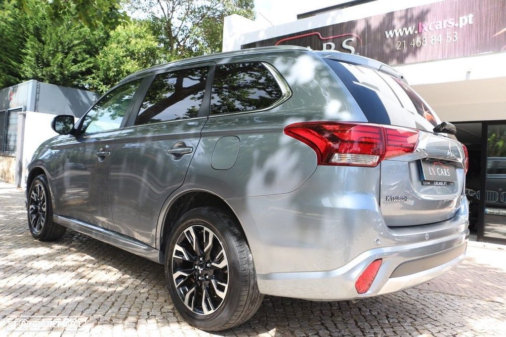 Mitsubishi Outlander 2.0 MIVEC Instyle Navi+ - 7