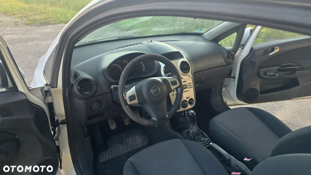Opel Corsa - 28