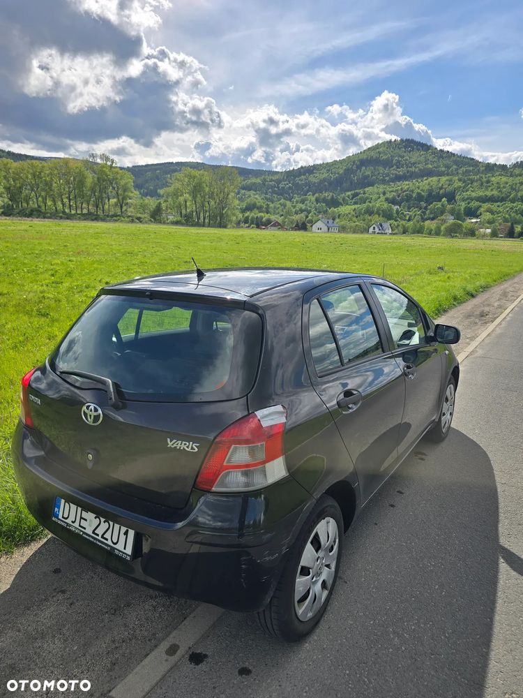 Toyota Yaris - 5