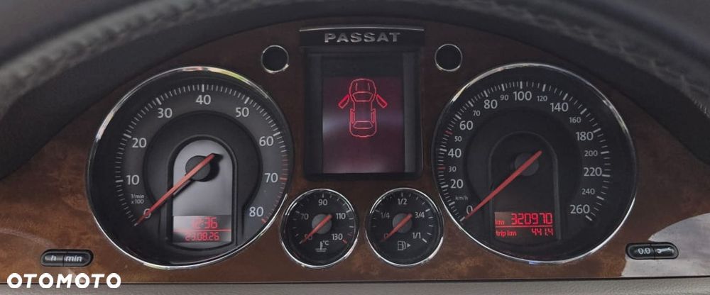 Volkswagen Passat 2.0 FSI Comfortline - 11