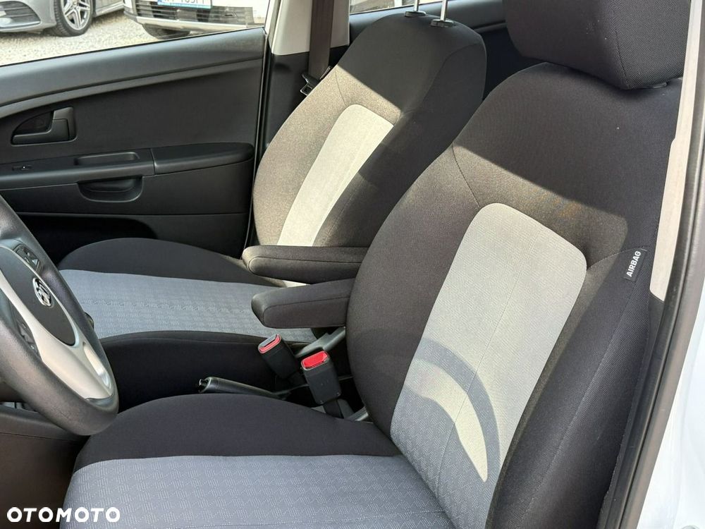 Kia Venga 1.4 CRDi M - 12