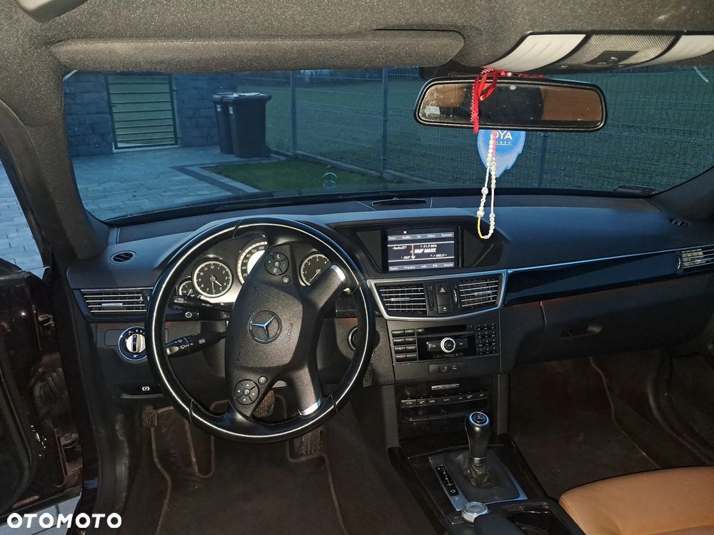 Mercedes-Benz Klasa E 250 CDI DPF BlueEFFICIENCY Automatik Avantgarde - 10