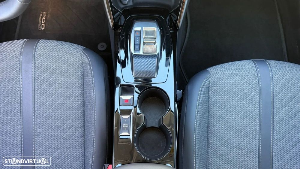 Peugeot 208 - 14