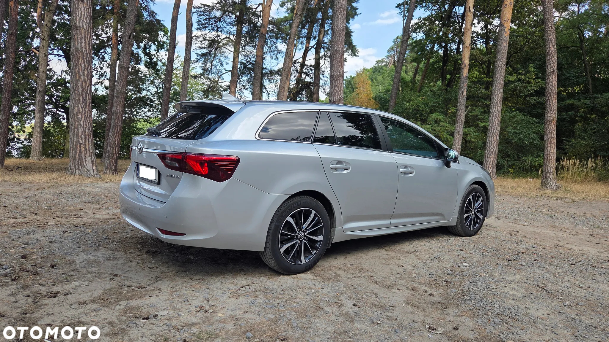 Toyota Avensis 2.0 D-4D Premium - 11