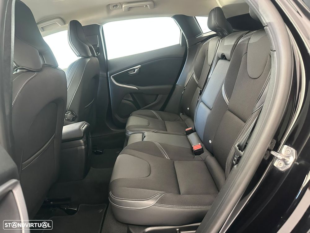Volvo V40 2.0 D3 Kinetic Geartronic - 32