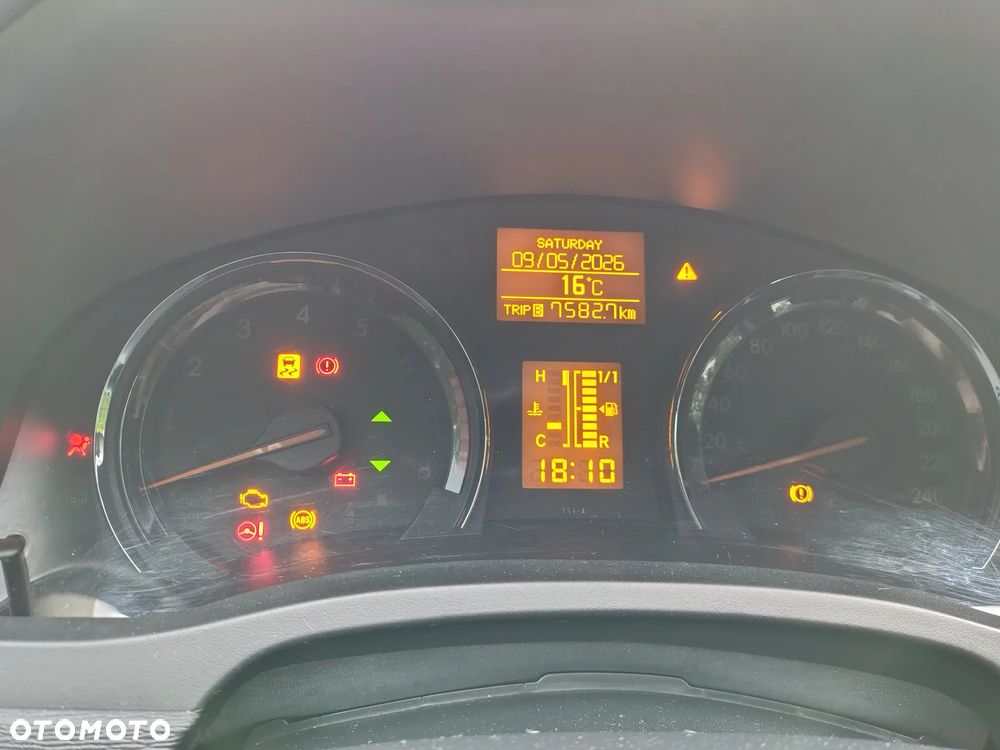 Toyota Avensis 1.8 Sol plus NAVI - 22