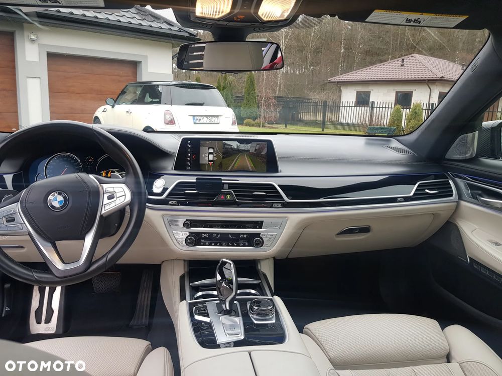 BMW Seria 7 750i - 9