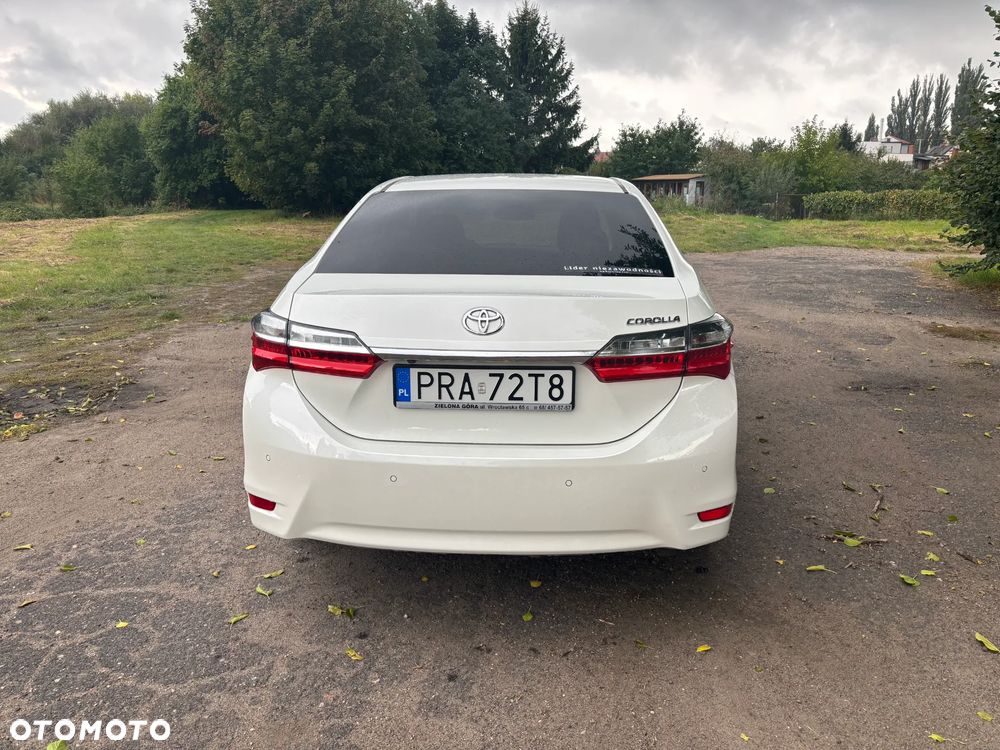 Toyota Corolla 2017 photo 3