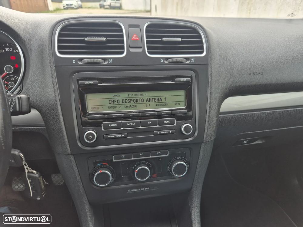 VW Golf 1.6 TDi Trendline BlueMotion - 16