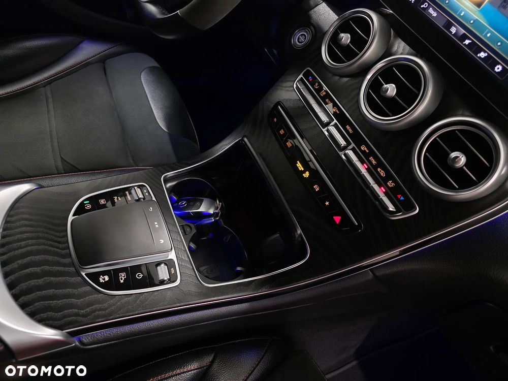Mercedes-Benz GLC 220 d 4Matic 9G-TRONIC AMG Line Plus - 21