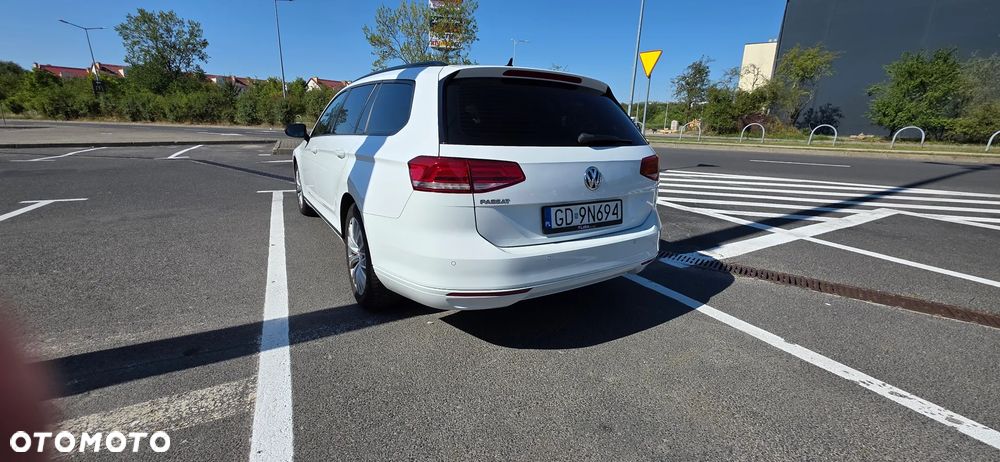 Volkswagen Passat 2.0 TDI SCR DSG Comfortline - 3