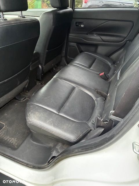 Mitsubishi Outlander 2.0 4WD - 8