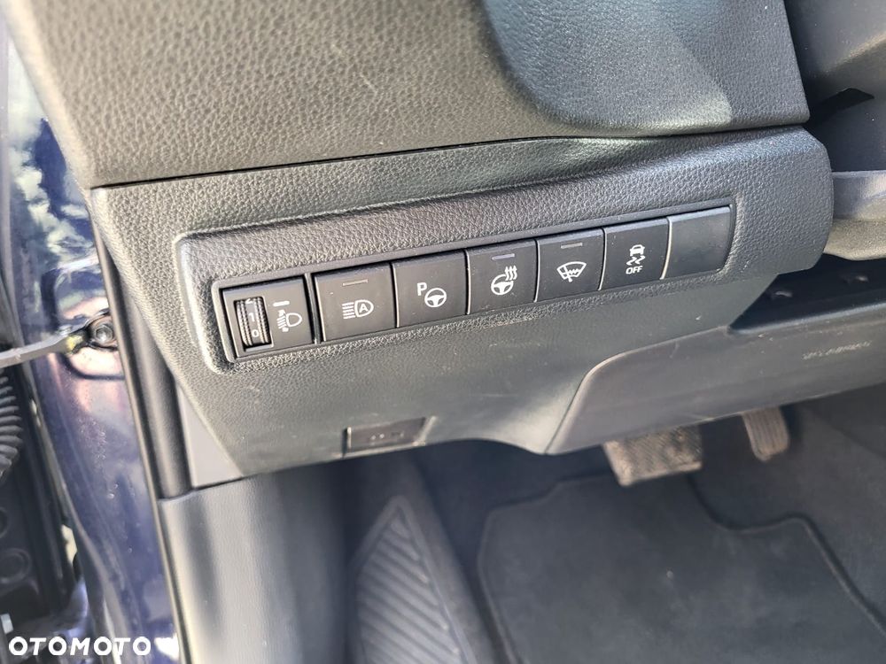 Toyota Corolla 1.8 Hybrid GPF Executive - 28