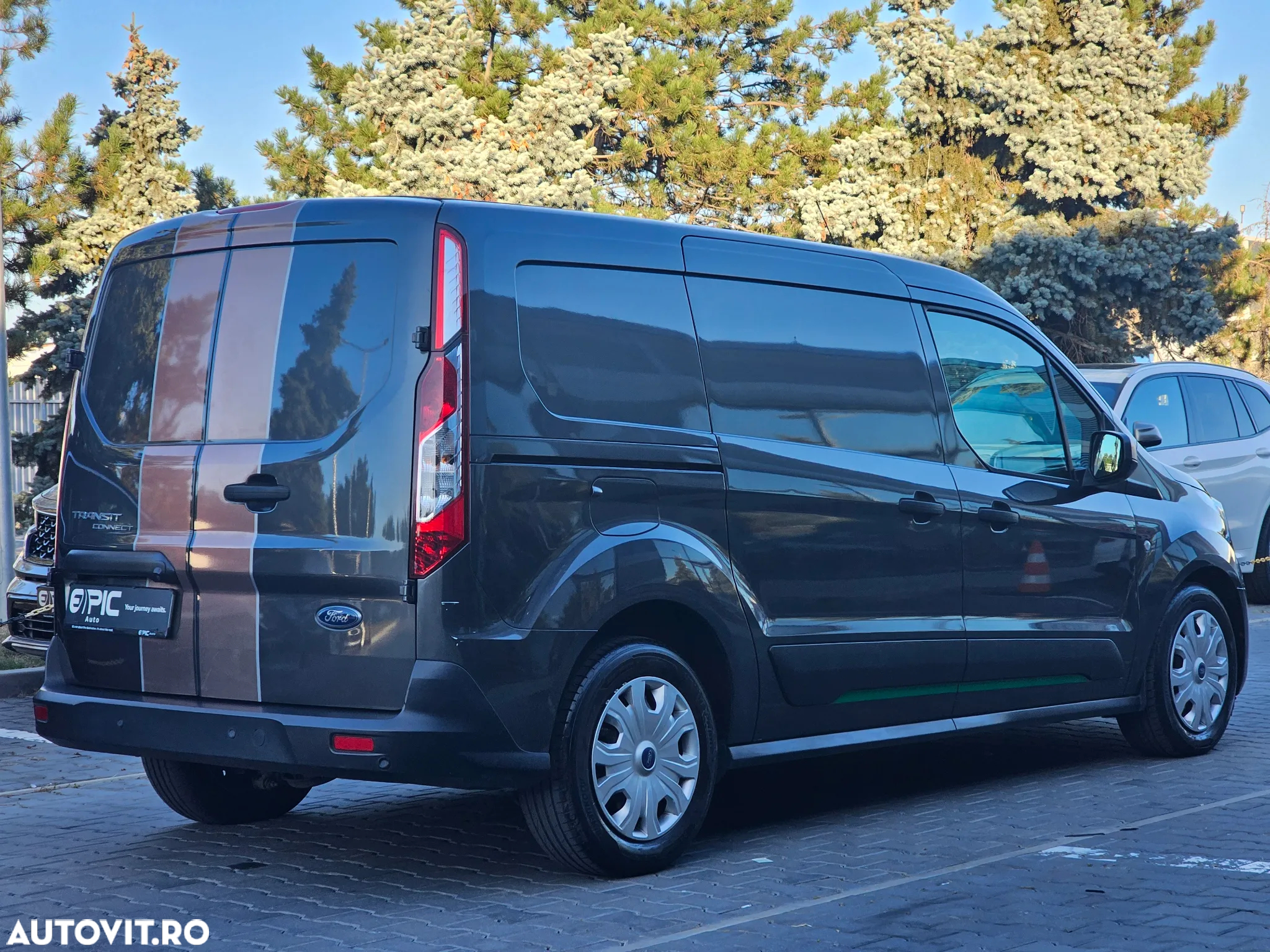 Ford Transit Connect - 12