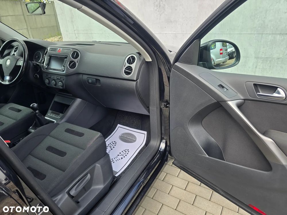 Volkswagen Tiguan - 17