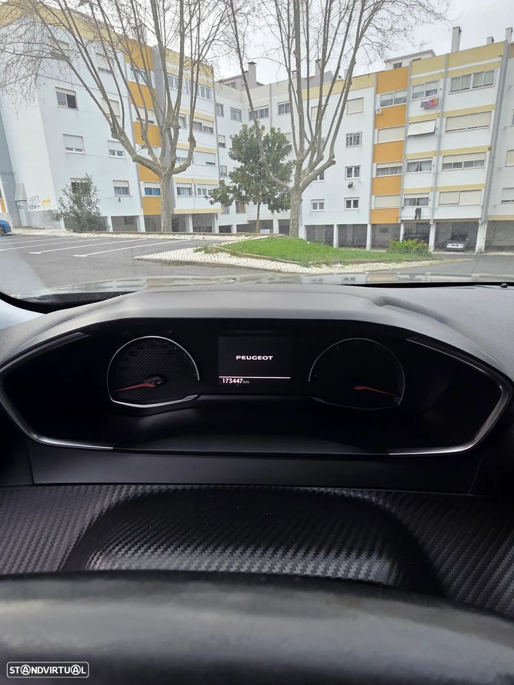 Peugeot 2008 1.2 PureTech Allure Pack - 8