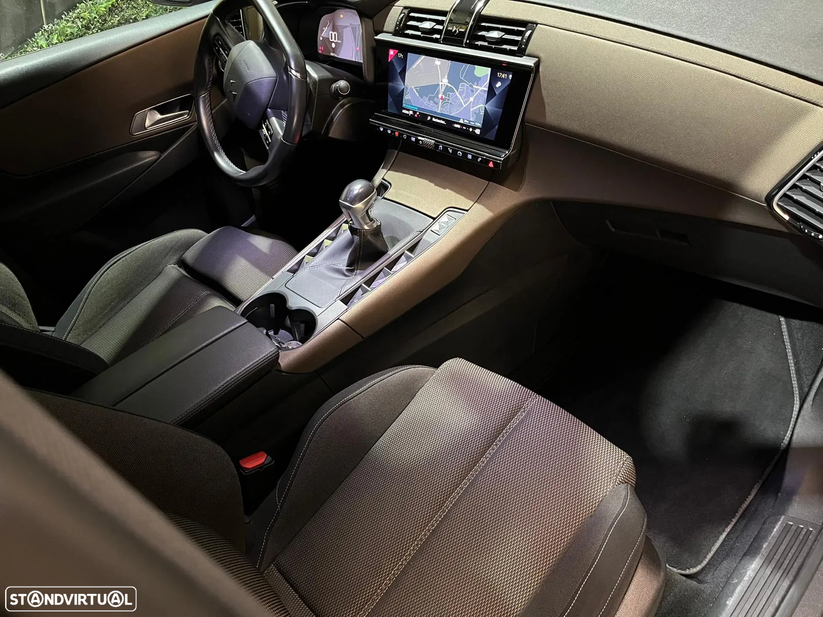 DS DS7 Crossback - 35