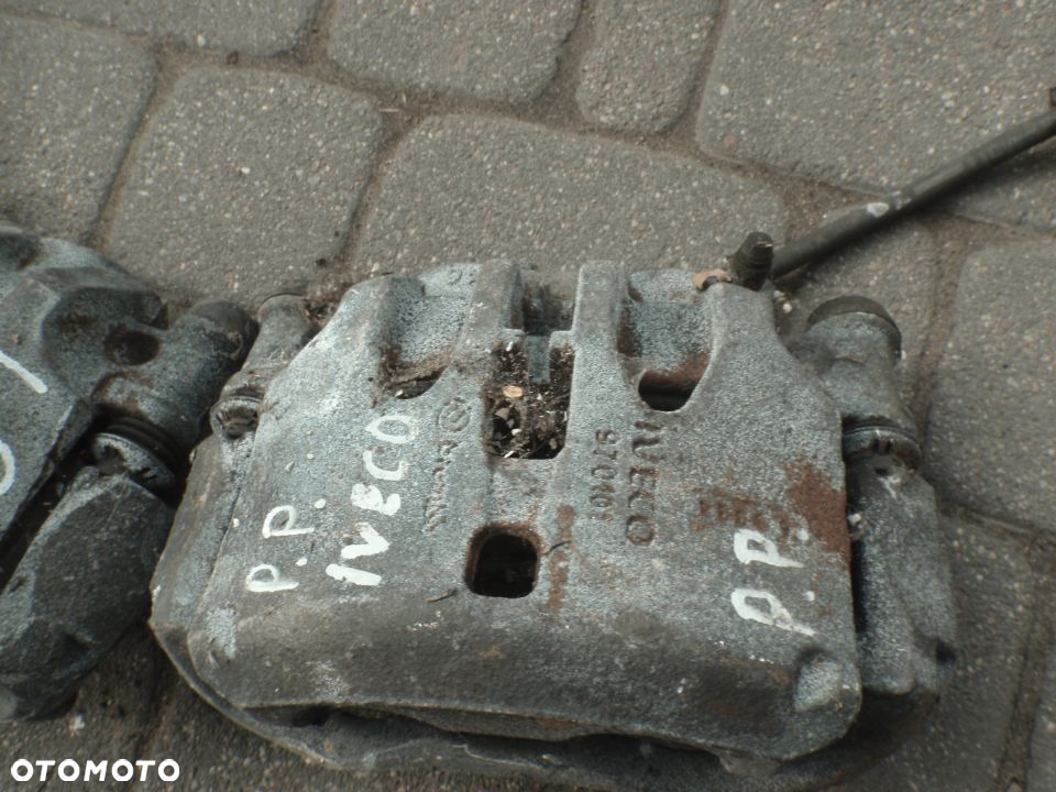 zacisk jarzmo hamulcowy prowadnica tył iveco daily 35c  oryginał jak nowy orginał - 14