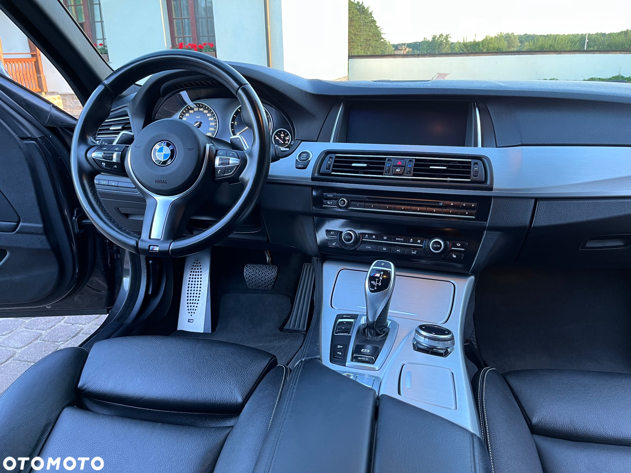BMW Seria 5 M550d xDrive Touring Sport-Aut - 23
