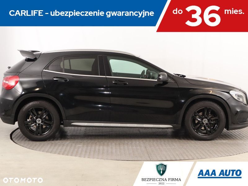 Mercedes-Benz GLA - 7