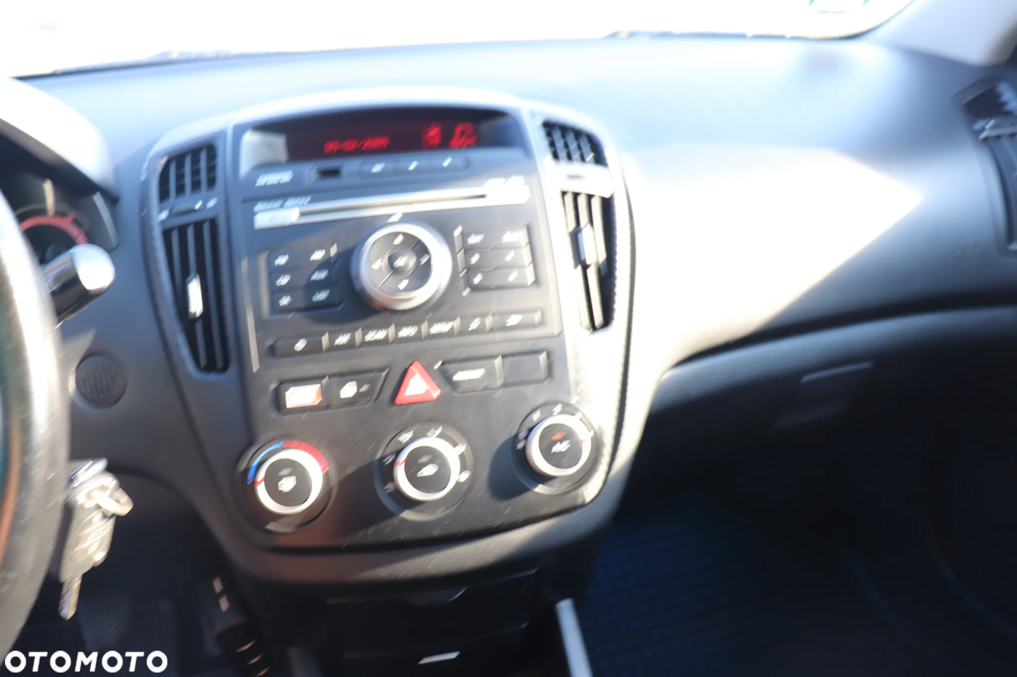 Kia Ceed 1.4 CVVT Attract - 26