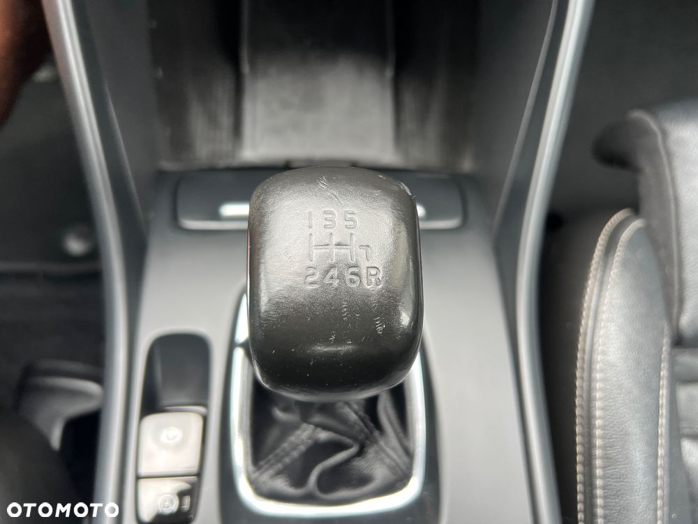 Volvo XC 40 D3 AWD R-Desgin - 37
