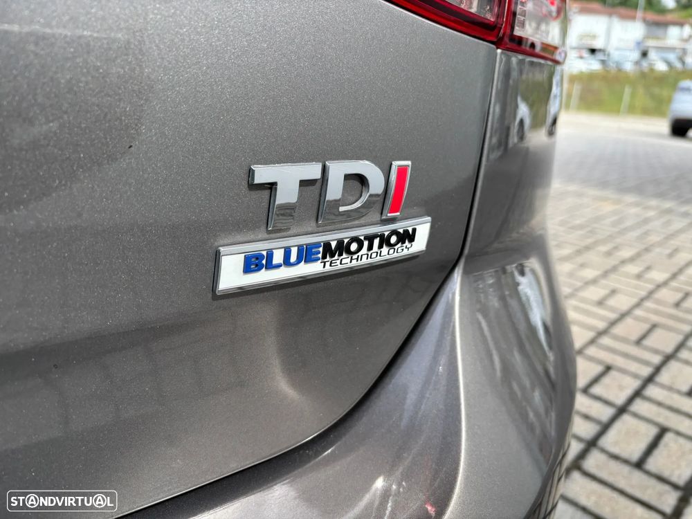 VW Golf 1.6 TDi R-Line - 22