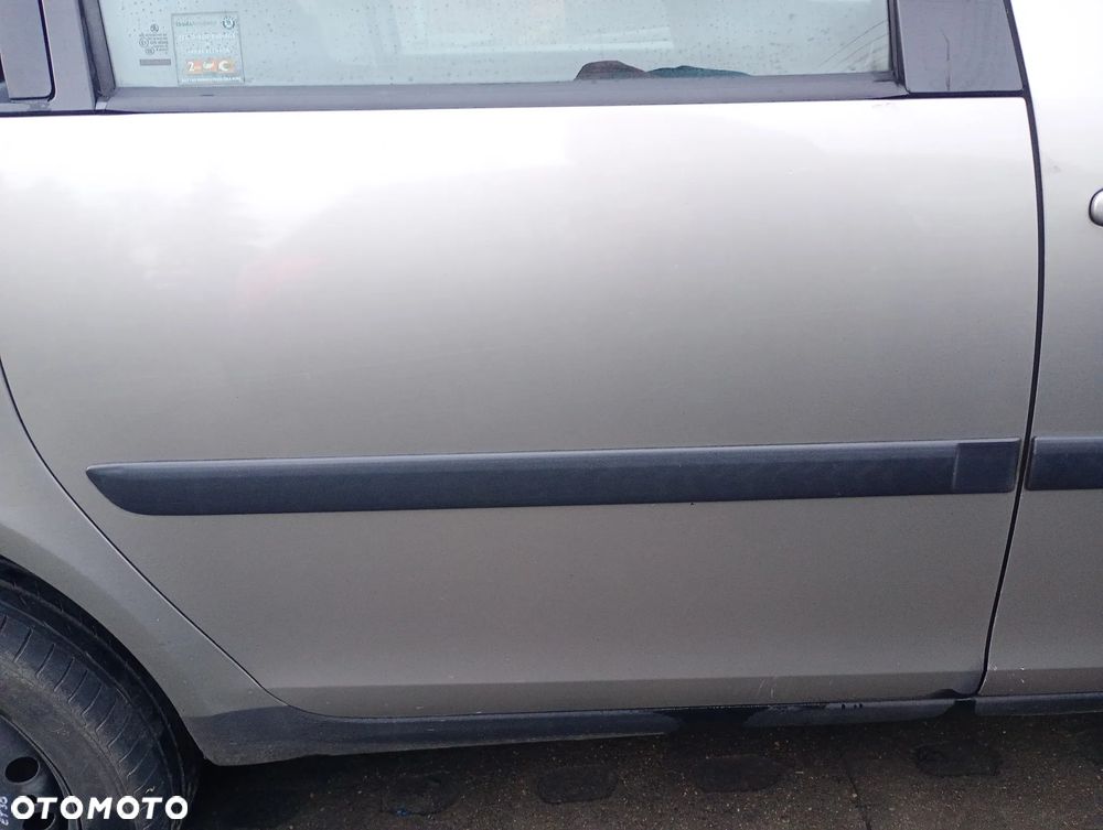 SKODA ROOMSTER 9202 drzwi prawe tylne prawy tył - 2