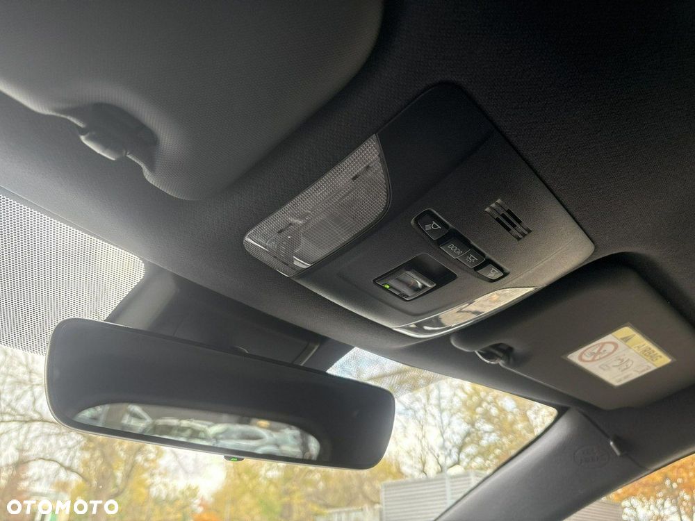 Toyota Corolla 1.8 Hybrid Comfort - 28