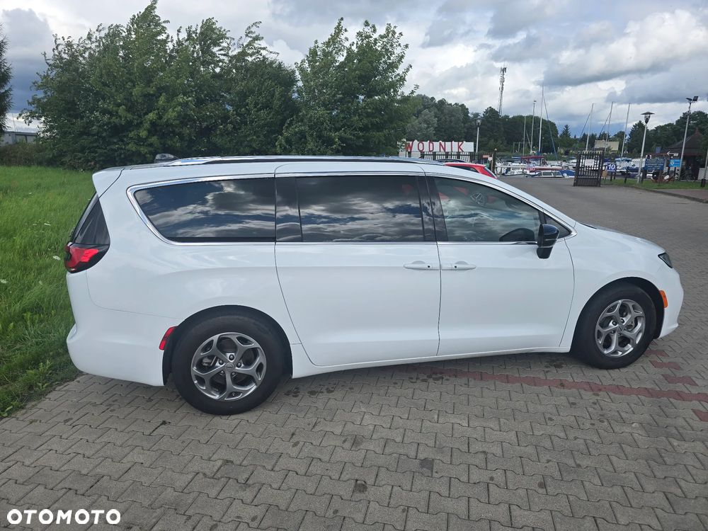 Chrysler Pacifica - 13