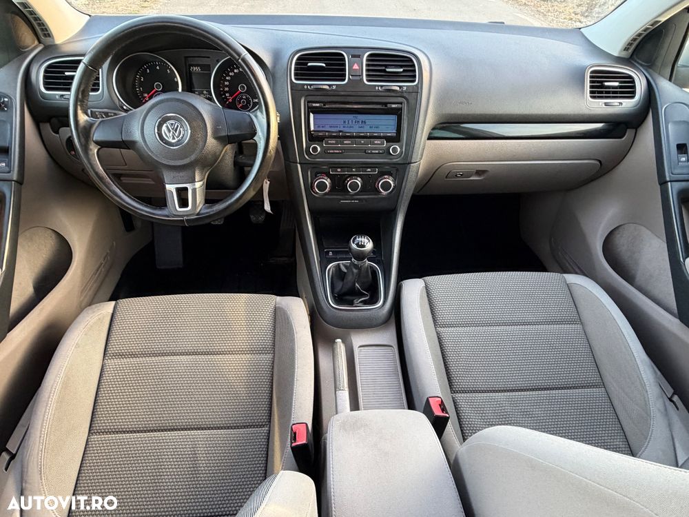 Volkswagen Golf 2010 photo 5