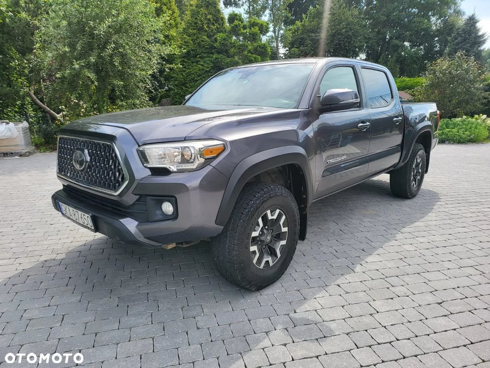 Toyota Tacoma - 1