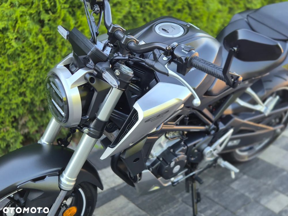 Honda CB - 17