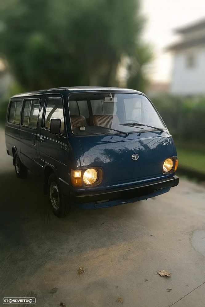 Toyota HIACE LH20V - 1