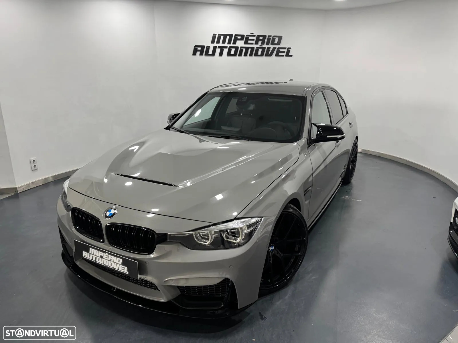 BMW 335 i Sport-Aut. - 2