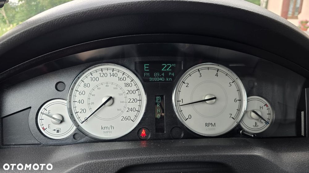 Chrysler 300C 5.7 V8 Hemi AWD - 8