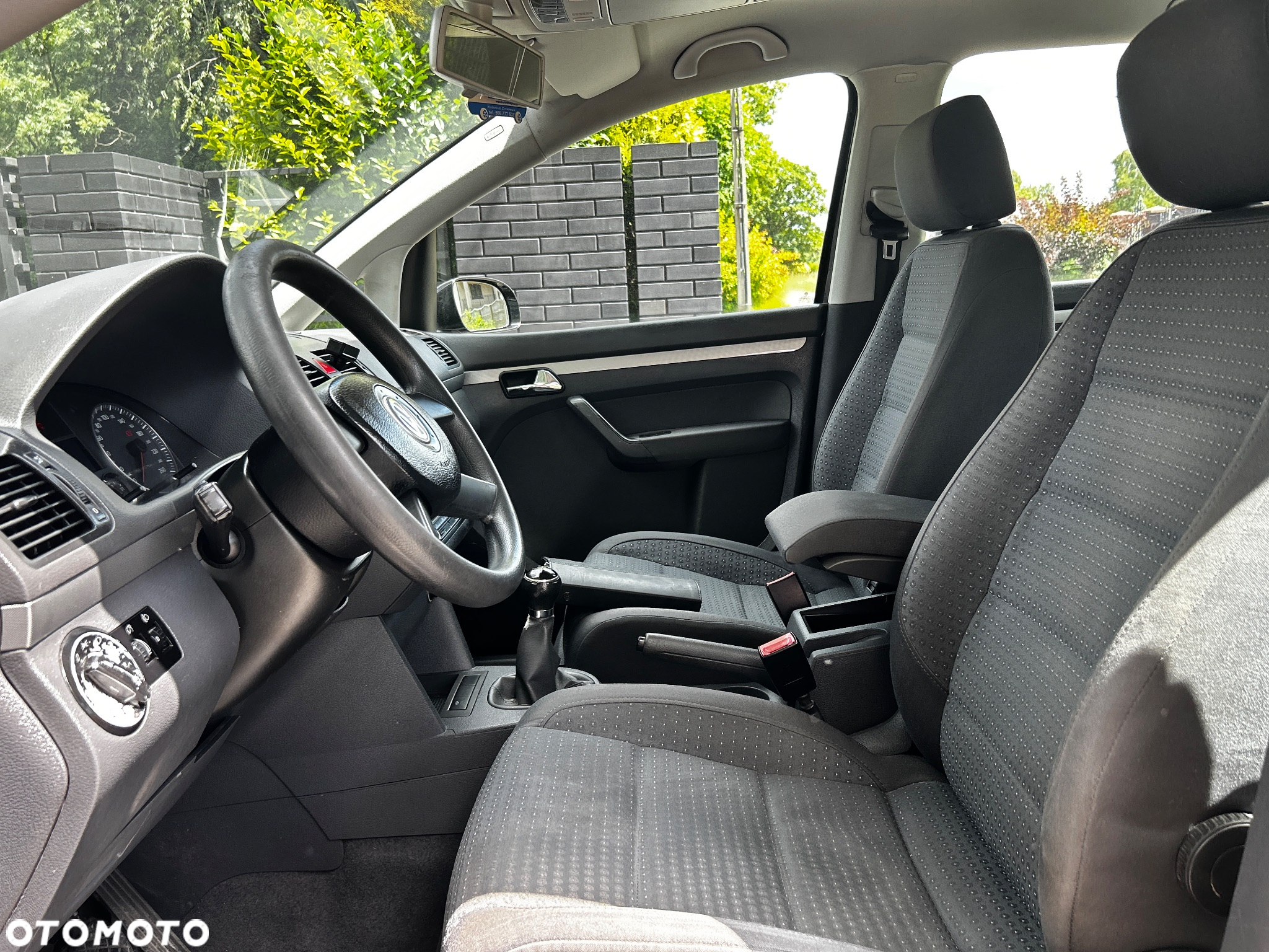 Volkswagen Touran 1.6 FSI Trendline - 15