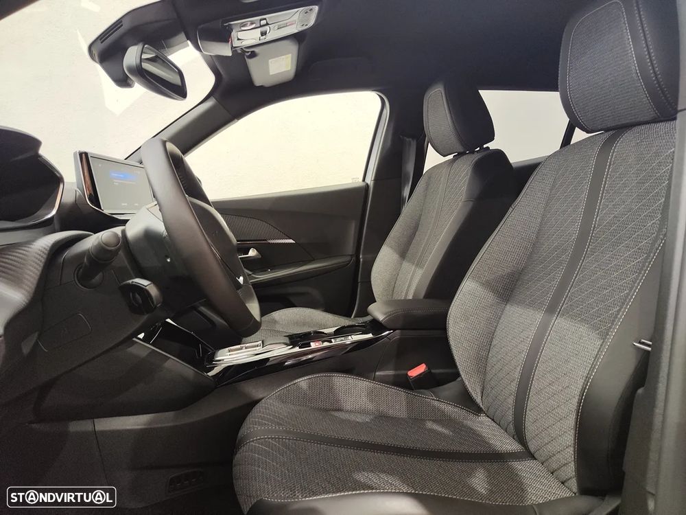 Peugeot e-2008 54 kWh Allure - 12