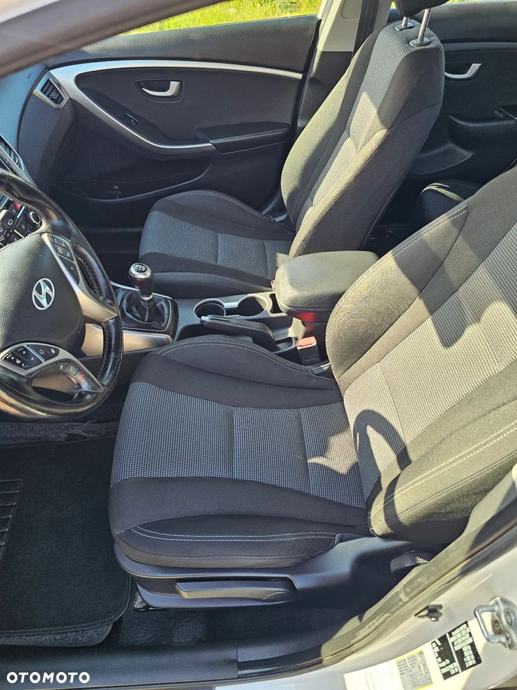Hyundai i30 i30cw 1.4 Advantage - 14