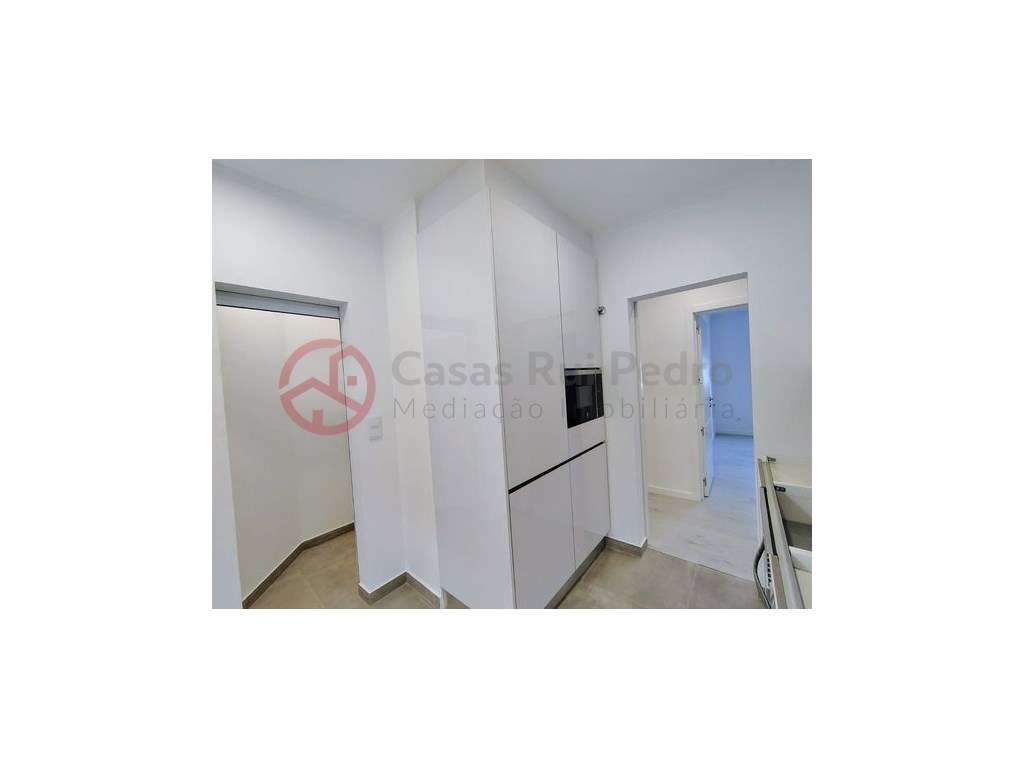 Apartamento T2 totalmente remodelado num Rchão na Graça, Lisboa - Grande imagem: 5/18