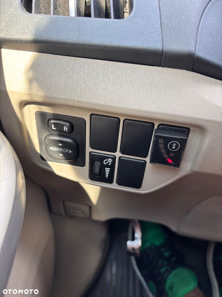 Toyota Prius 1.8 Hybrid Premium - 24