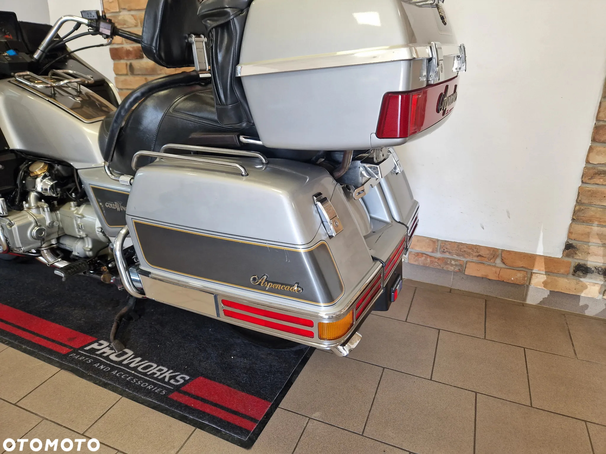 Honda GL - 12