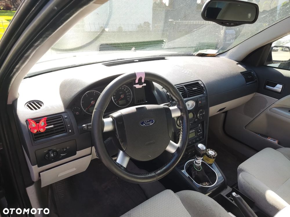 Ford Mondeo 2.0 TDCI Ghia - 4