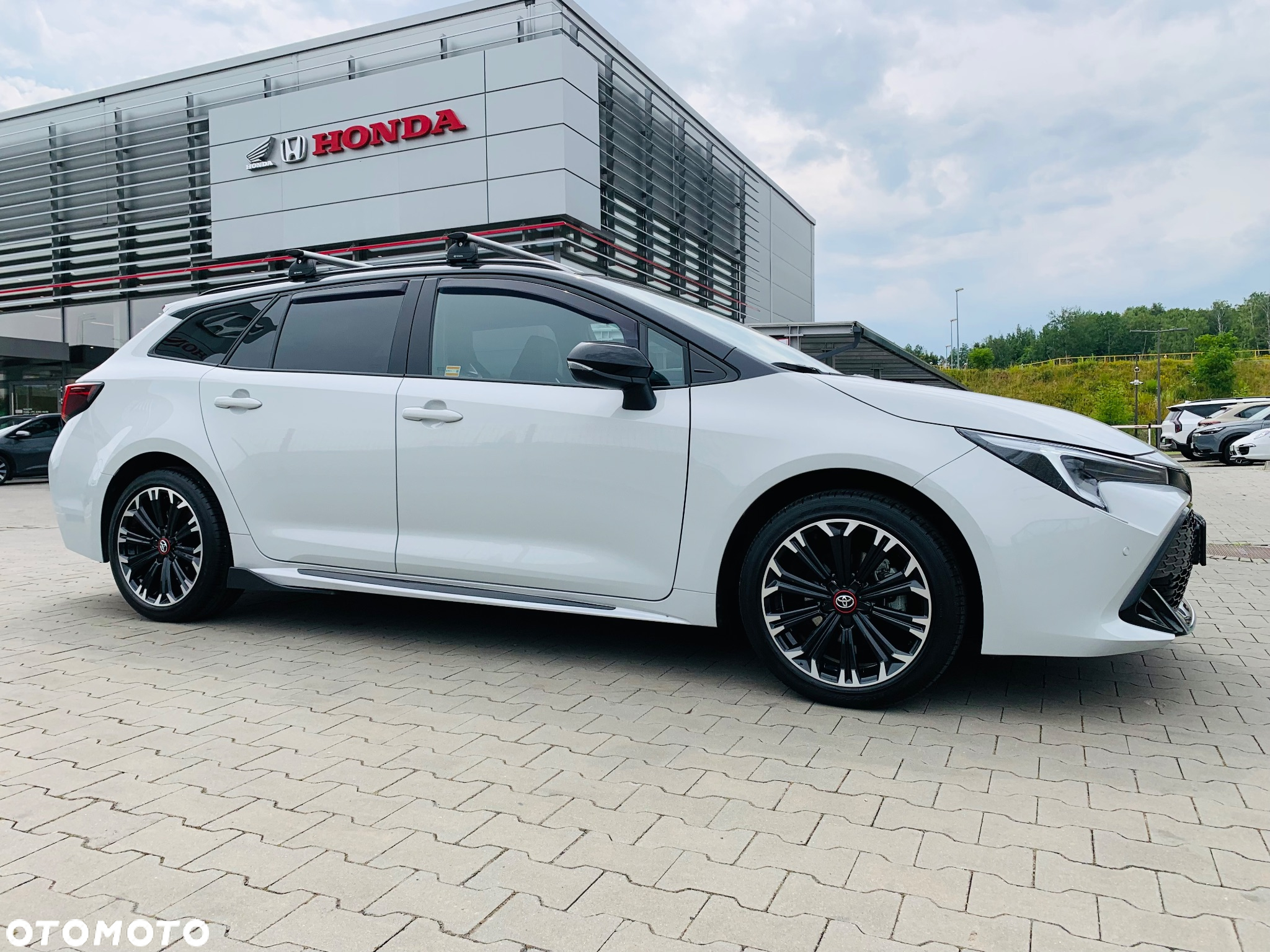 Toyota Corolla 1.8 Hybrid GR Sport Dynamic - 3
