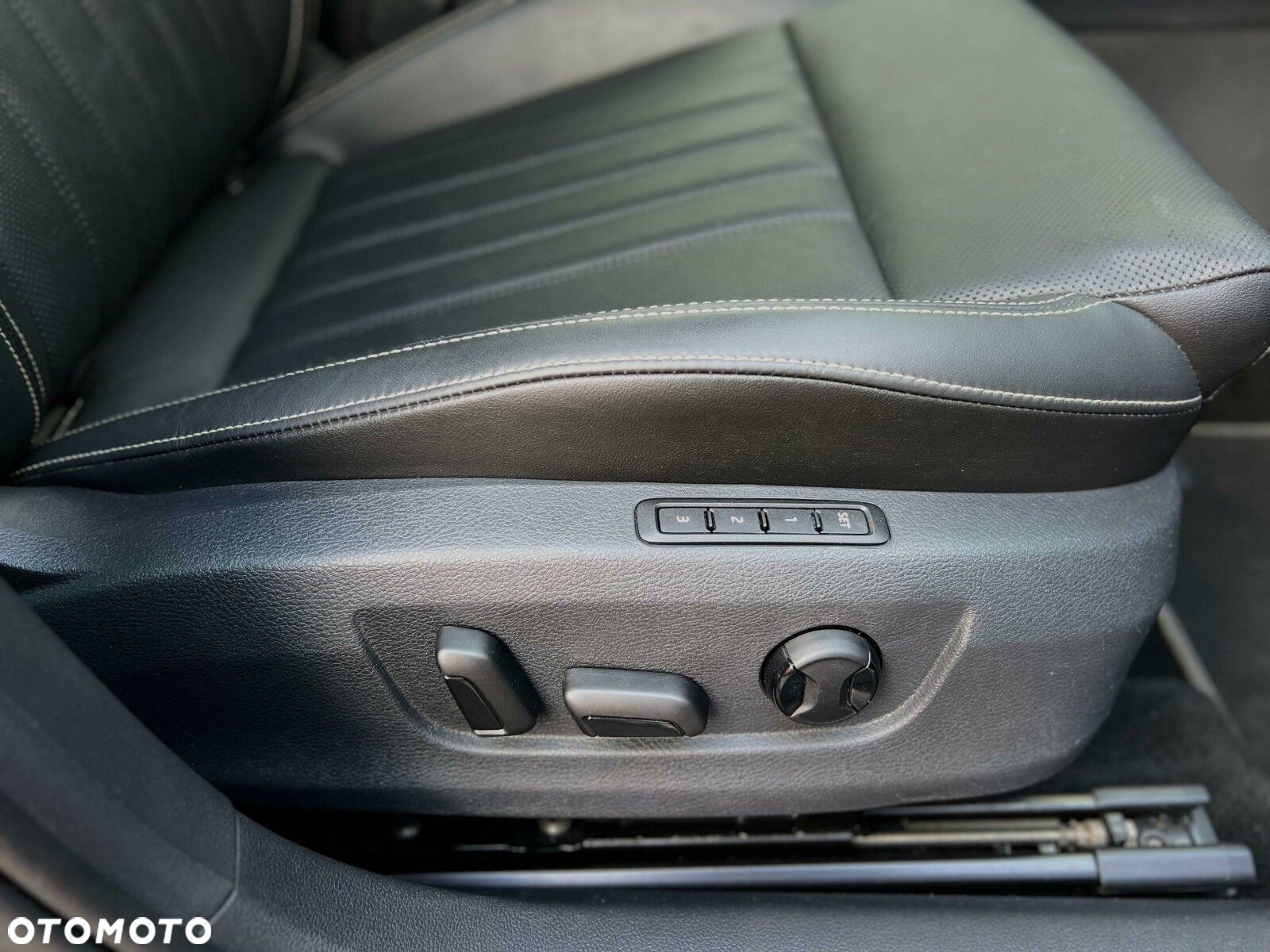Skoda Superb 2.0 TDI 4x4 L&K DSG - 19