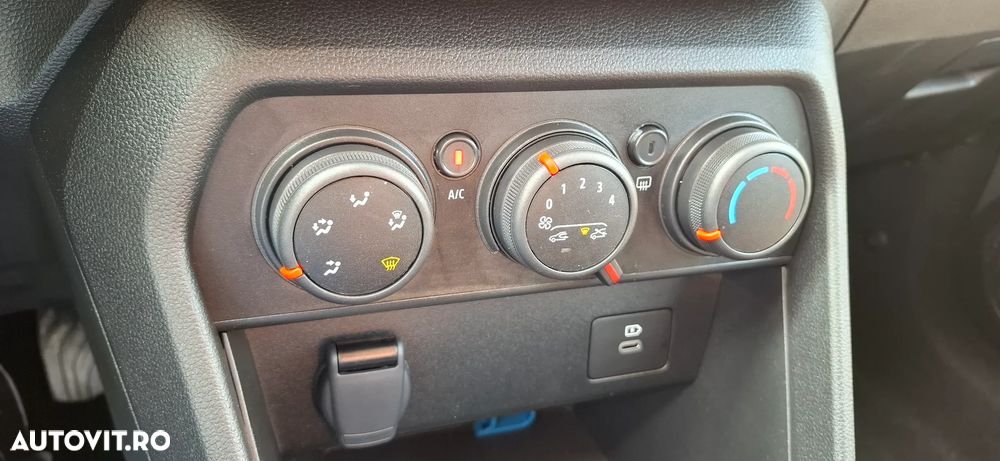 Dacia Sandero Stepway TCe 90 MT6 Expression - 6