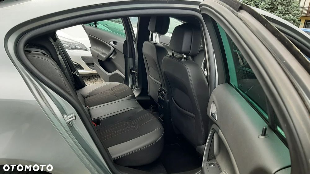 Opel Insignia - 17