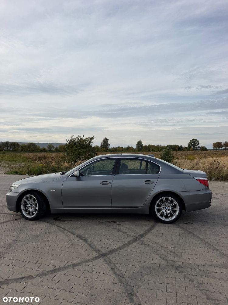 BMW Seria 5 523i - 10