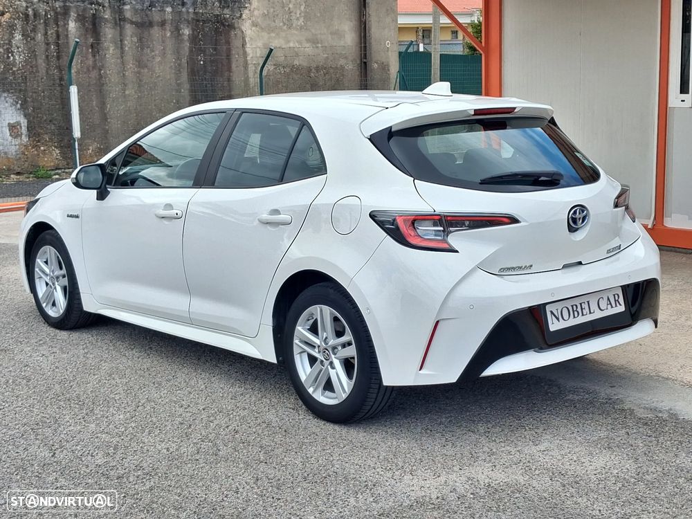Toyota Corolla 1.8 Hybrid Exclusive - 6